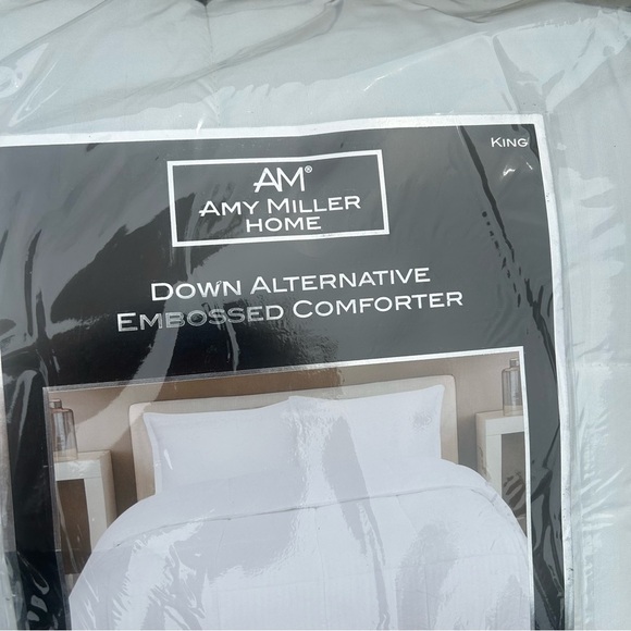 NEW Amy Miller Down Alternative Embossed Comforter White/Ivory Color King Size - Picture 2 of 7
